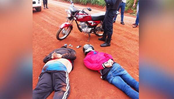 Crónica / Dos motochorros fueron reducidos a tiros por la Policía