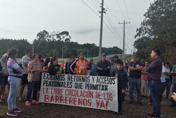 Pobladores de Eusebio Ayala disconformes por retiro de un solo bloque en ruta PY02 - Nacionales - ABC Color