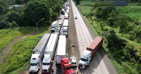 La Nación / Sacuden a Panamá protestas y bloqueos contra suba del combustible