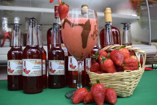 Expo frutilla: Areguá prepara deliciosos cócteles y postres para este fin de semana - Viajes - ABC Color