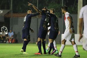 División Intermedia: “Triki” sigue firme en la cima en el inicio de la fecha 17   - Fútbol de Intermedia - ABC Color
