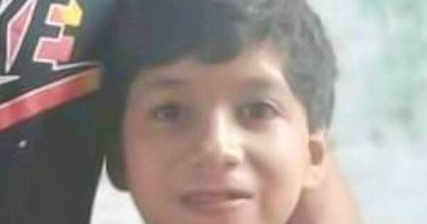 La Nación / Colocan foto de niño en comisarías