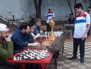 Ajedrez en la Escalinata: Cáceres, el destacado - Polideportivo - ABC Color