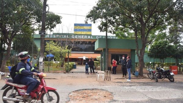 Negacionistas atropellan y retiran a niño enfermo del Hospital de Luque