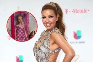 Thalía muestra su increíble colección de 500 muñecas Barbie