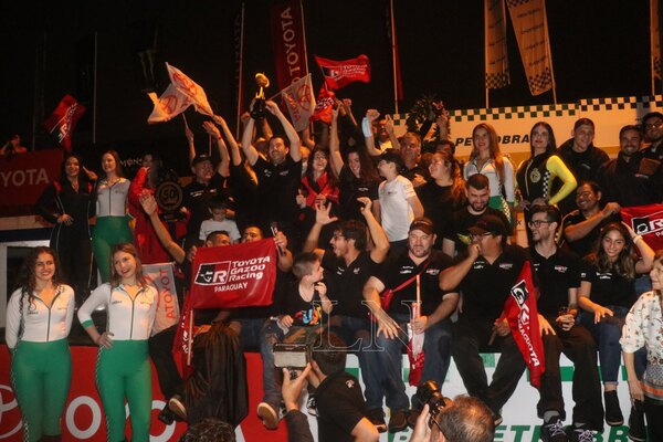 Los campeones tuvieron su noche de cierre con la entrega de Premios