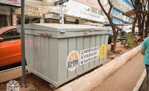 Piden dejar de arrojar basura en vía pública del microcentro de CDE