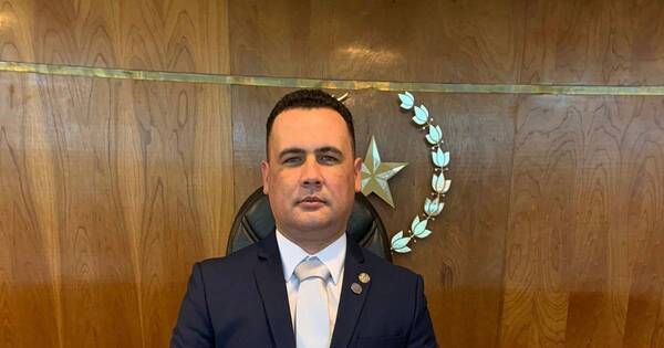 La Nación / Fiscal imputó a conductor por supuesto contrabando de 1.700 litros de combustible