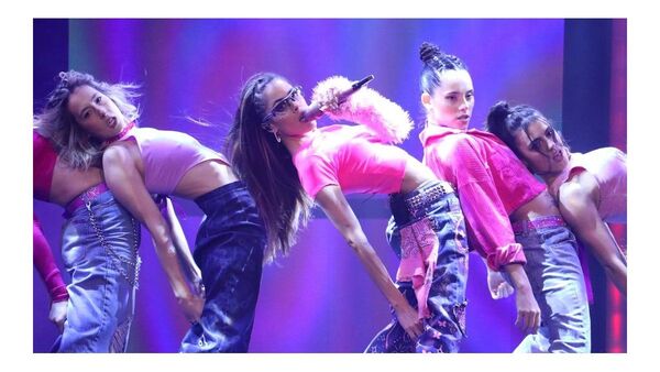 Tini Stoessel la rompió con su presentación en Rojo