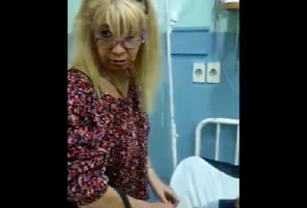“Médica negacionista” no cuenta con registro, revela Salud
