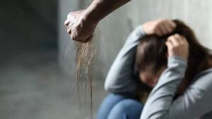 Imputan a mujer tras supuestamente golpear a su madre en Luque - Policiales - ABC Color