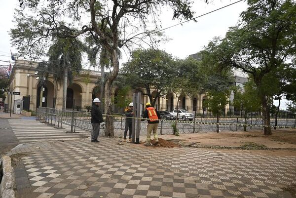 Cultura cerró la Plaza de Armas para trabajos de puesta en valor - Nacionales - ABC Color