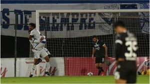 Sportivo Ameliano da un golpazo al campeón