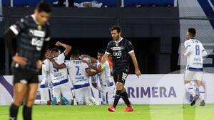 Crónica / [VIDEO] Libertad arranca con derrota su defensa por el título