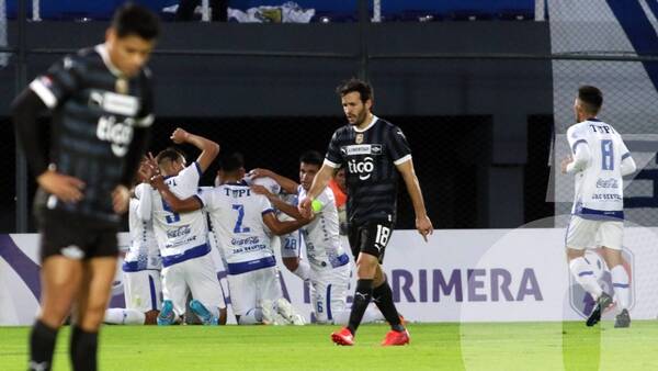 Crónica / [VIDEO] Libertad arranca con derrota su defensa por el título