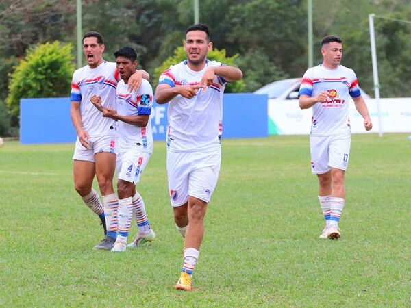 División Intermedia: Técnico que debuta, gana en Iteño - Fútbol - ABC Color