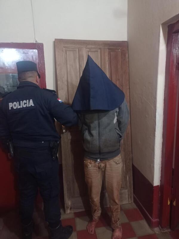 Policía sorprende a hombre hurtando cables en la costanera