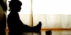 Condenan al padrastro y al vecino por el abuso sexual a una niña de 4 años - Noticiero Paraguay