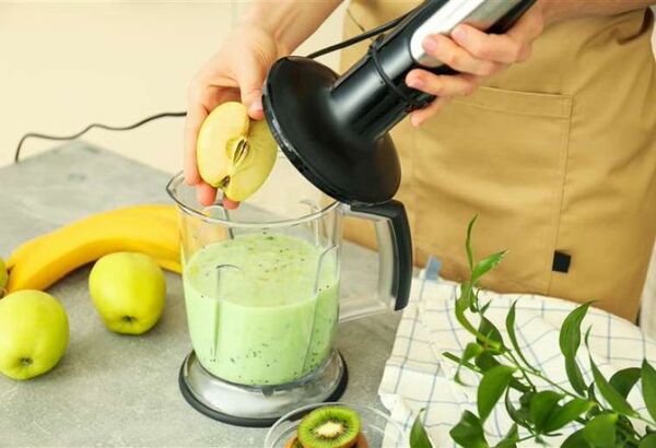 ¿Es mejor comer la fruta entera o en jugos?