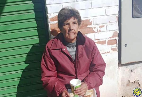 Buscan a familiares de una mujer extraviada •