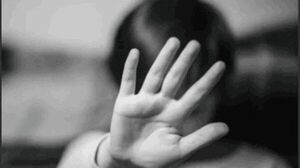 Condenan a 15 y 10 años de prisión a padrastro y vecino por abuso sexual a menor de 4 años