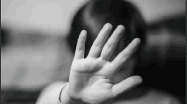 Condenan a 15 y 10 años de prisión a padrastro y vecino por abuso sexual a menor de 4 años