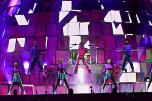 Tini deslumbra con brillo y talento en su reencuentro con Paraguay - Música - ABC Color
