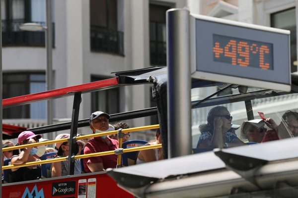 Diario HOY | Acusan al gobierno británico de no tomarse en serio la ola de calor
