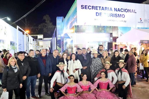 Senatur celebró la "Noche del Turismo" en la Expo, con renovada oferta turística - .::Agencia IP::.