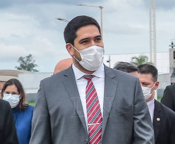 Mauri Espínola, además de bufón, la piedra en el zapato del oficialismo - ADN Digital