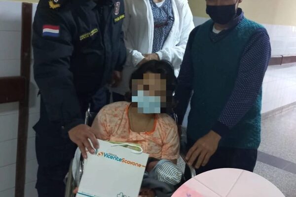 ¡Mujer dio a luz en patrullera!