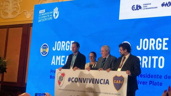 Boca Juniors y River buscan combatir el odio en el fútbol