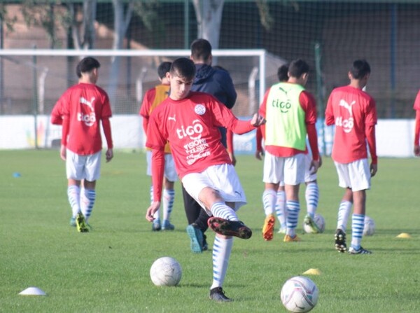 La Albirroja Sub 15 reiniciará trabajos en el CARDE - APF