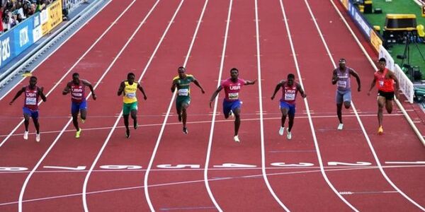 Apasionante y milimétrica definición en los 100 metros del Mundial de Atletismo
