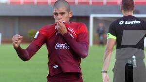 Crónica / Sufriendo en el final, la "Academia" terminó derrotando al "General"