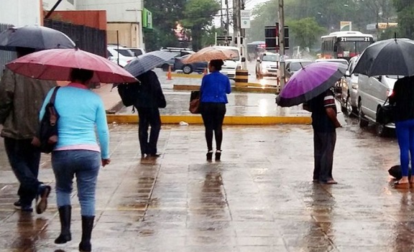 Anuncian lluvias dispersas durante este lunes