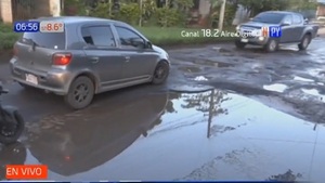 Terrible estado de la calle Batalla del Carmen de San Lorenzo | Noticias Paraguay