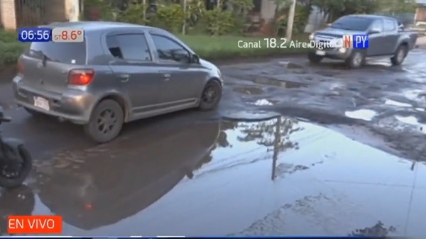 Terrible estado de la calle Batalla del Carmen de San Lorenzo | Noticias Paraguay