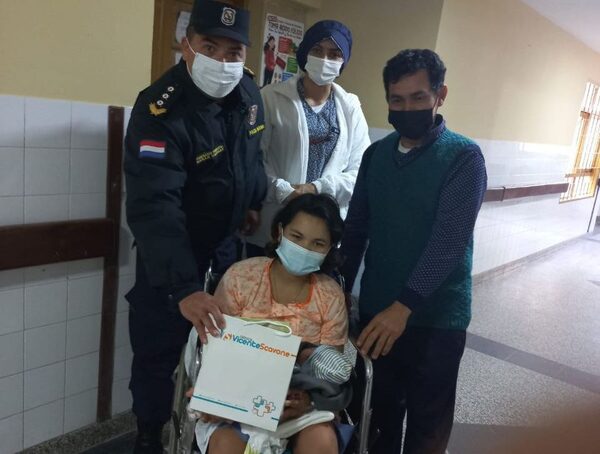 Le negaron la asistencia en un centro de salud y dio a luz en una patrullera · Radio Monumental 1080 AM