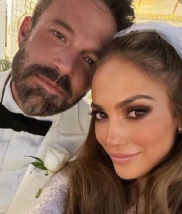 Jennifer López y Ben Affleck dan el “sí” en Las Vegas | 1000 Noticias