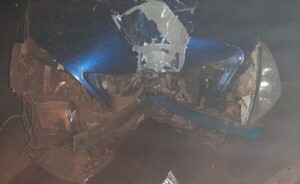 Ocasionó accidente y luego huyó gritando de dolor