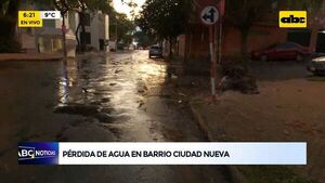 Pérdida de agua en barrio Ciudad Nueva - ABC Noticias - ABC Color