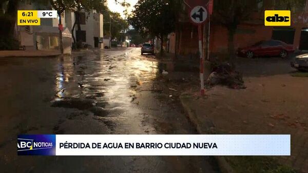 Pérdida de agua en barrio Ciudad Nueva - ABC Noticias - ABC Color
