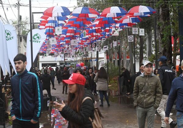 La Policía recibió 14 denuncias de hurto de celulares en la Expo el fin de semana - Nacionales - ABC Color