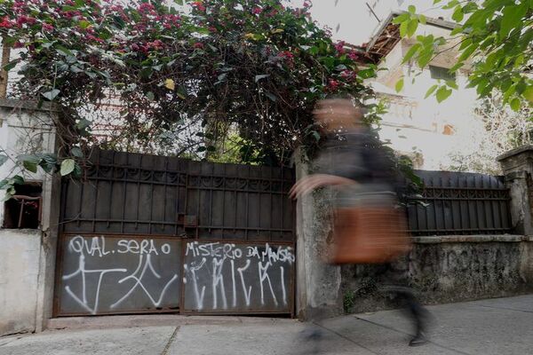 La misteriosa desaparición de la “mujer de la casa abandonada” - Mundo - ABC Color