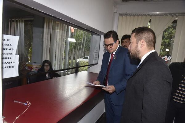 Municipalidad presentó denuncia contra Essap por romper asfalto - Nacionales - ABC Color