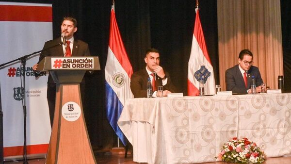 Entre hurras y escraches, Nenecho presentó su informe de gestión