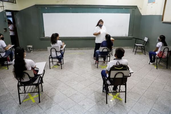 Docentes podrán hacer maestría en Estados Unidos: Postulación cierra el 1 de agosto - Nacionales - ABC Color