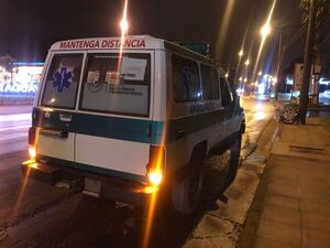 Choque entre vehículos involucra a una ambulancia y deja importantes daños materiales