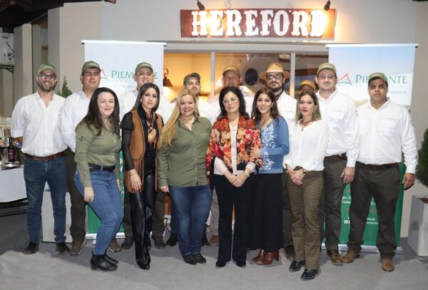 Piemonte recibió a clientes y amigos en Expo MRA: “Juntos debemos crecer como país”